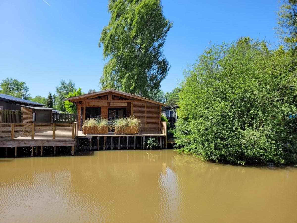 Rustig Gelegen Chalet Solvo Met Terras Aan Het Water Гел Экстерьер фото